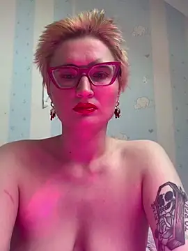 Snapshot of Charlotteeroseee chatting on 02.09.25 Charlotteeroseee online show from 02.09.25