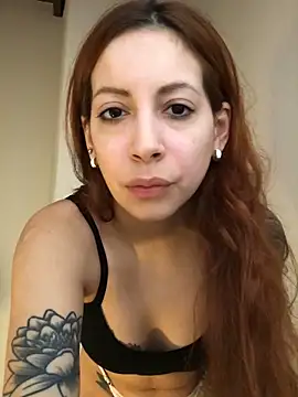 EffyScarlet online show from 09.18.25