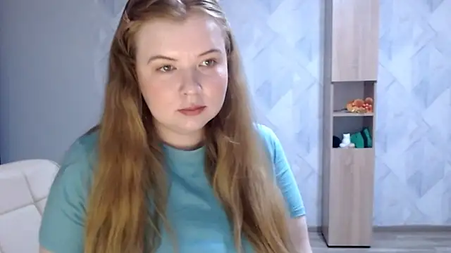 Snapshot of Melina_Hot9 chatting on 11.19.25 Melina Hot9 online show from 11.19.25