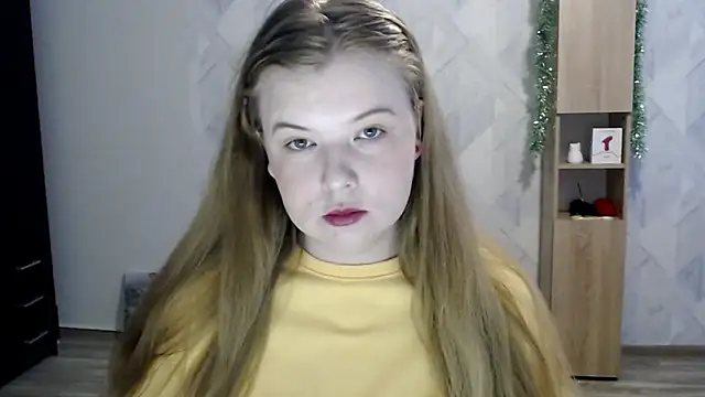 Snapshot of Melina_Hot9 chatting on 12.16.25 Melina Hot9 online show from 12.16.25