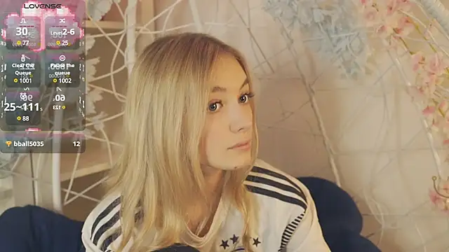 Snapshot of FlairCunard chatting on 01.13.25 FlairCunard online show from 01.13.25