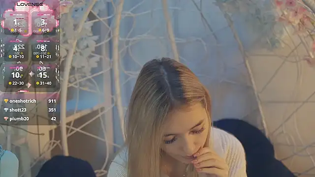 Snapshot of FlairCunard chatting on 01.15.25 FlairCunard online show from 01.15.25