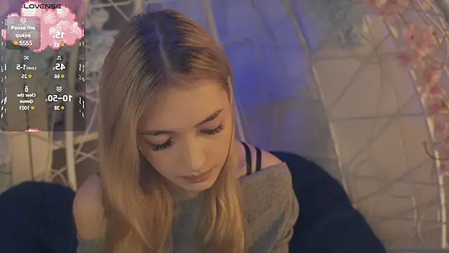 Snapshot of FlairCunard chatting on 01.18.25 FlairCunard online show from 01.18.25