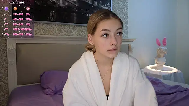 Snapshot of FlairCunard chatting on 02.22.25 FlairCunard online show from 02.22.25