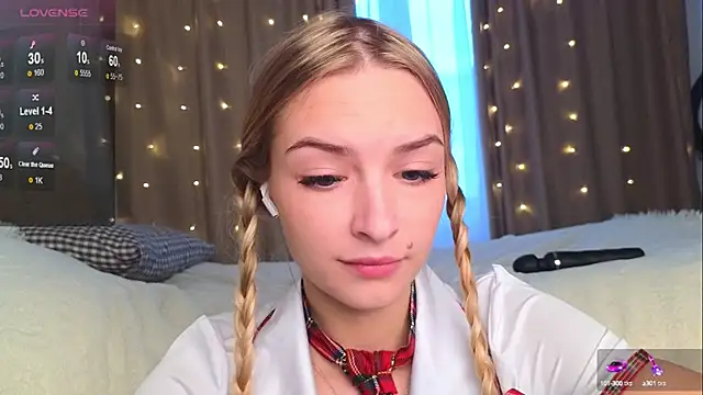 Soft Eva online show from 01.08.25