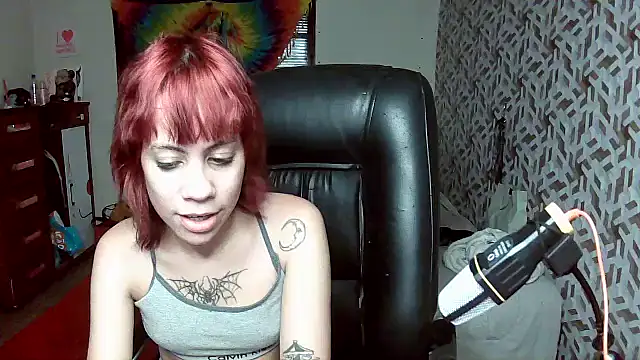 Snapshot of Liv_Alt chatting on 02.17.26 Liv Alt online show from 02.17.26