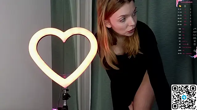 ElswythDecoursey online show from 02.22.25