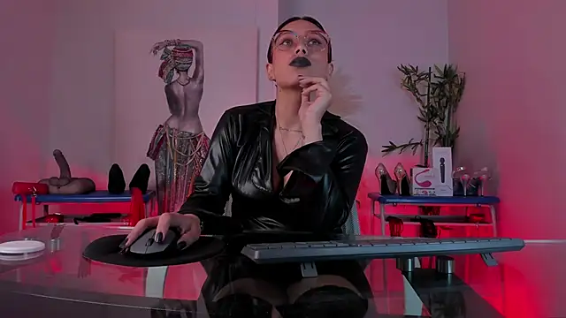 Snapshot of lilith-deveraux chatting on 02.04.25 lilith-deveraux online show from 02.04.25