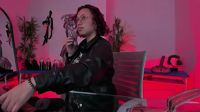 Snapshot of lilith-deveraux chatting on 02.10.25 lilith-deveraux online show from 02.10.25