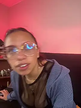 Snapshot of lilith-deveraux chatting on 03.01.25 lilith-deveraux online show from 03.01.25