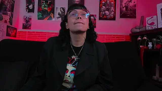 Snapshot of lilith-deveraux chatting on 09.15.25 lilith-deveraux online show from 09.15.25