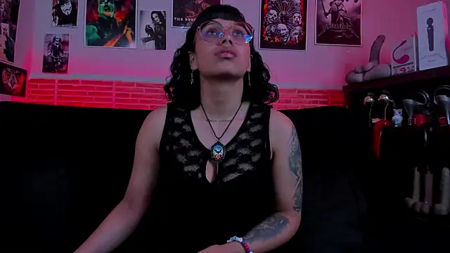 Snapshot of lilith-deveraux chatting on 09.17.25 lilith-deveraux online show from 09.17.25