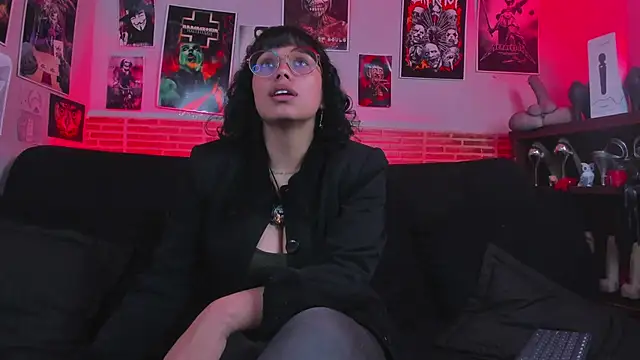 Snapshot of lilith-deveraux chatting on 10.04.25 lilith-deveraux online show from 10.04.25