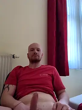 Snapshot of ChV83 chatting on 02.10.25 ChV83 online show from 02.10.25