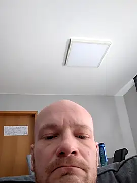 Snapshot of ChV83 chatting on 03.18.25 ChV83 online show from 03.18.25