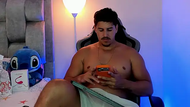Snapshot of victor_vixen chatting on 06.19.26 victor vixen online show from 06.19.26