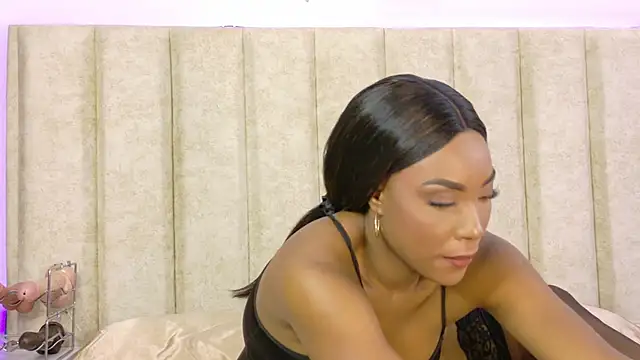 Snapshot of CiiaraRose chatting on 02.16.25 CiiaraRose online show from 02.16.25