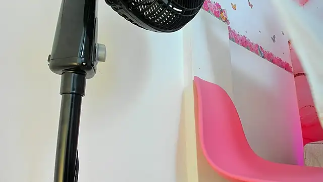 Taylor  cooper online show from 02.05.25