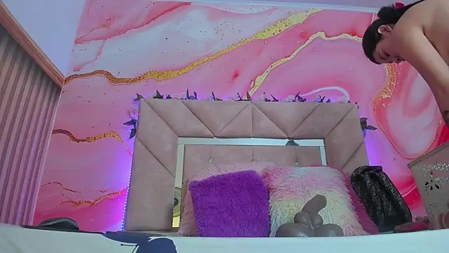 Taylor  cooper online show from 11.05.25