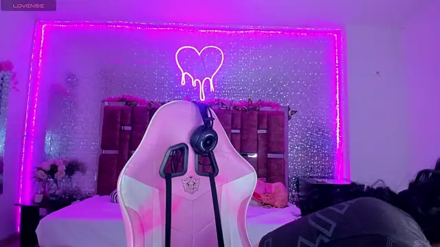 KylieVictoria online show from 02.05.25