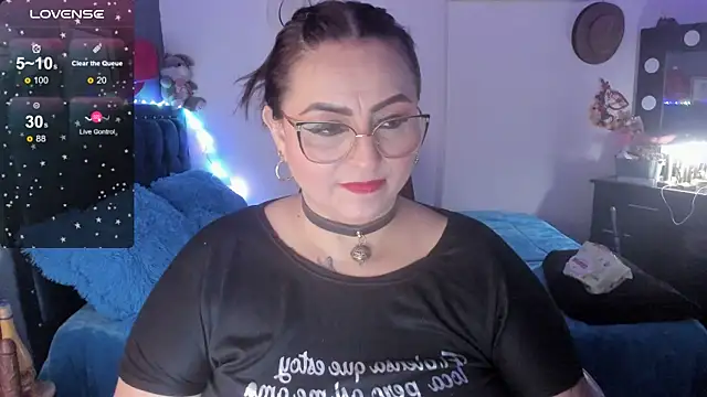 Snapshot of Ivonnee__ chatting on 01.30.25 Ivonnee online show from 01.30.25
