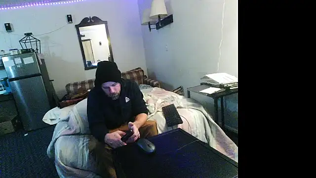 Snapshot of Cooperstone chatting on 12.08.24 Cooperstone online show from 12.08.24