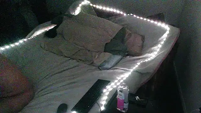 Snapshot of Cooperstone chatting on 12.11.24 Cooperstone online show from 12.11.24