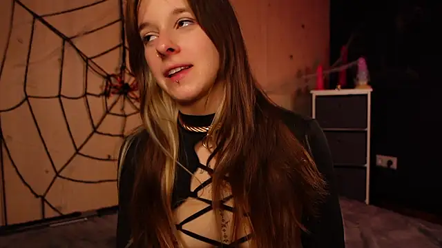 Izzy Inked online show from 10.27.25