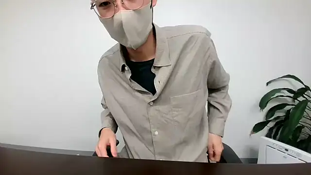 Snapshot of TakuryuJPN chatting on 12.02.24 TakuryuJPN online show from 12.02.24