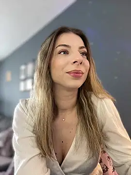 Mia Ethan online show from 03.28.26