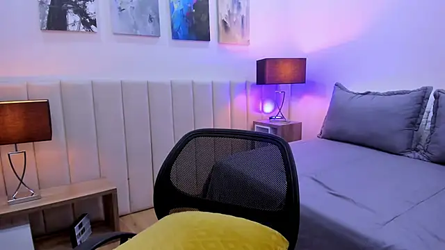 DaniRousse online show from 04.05.26