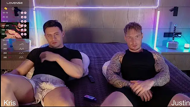 Snapshot of Justin_Hardy chatting on 11.26.25 Justin Hardy online show from 11.26.25