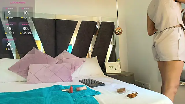 Snapshot of Milkdulce1 chatting on 09.11.25 Milkdulce1 online show from 09.11.25