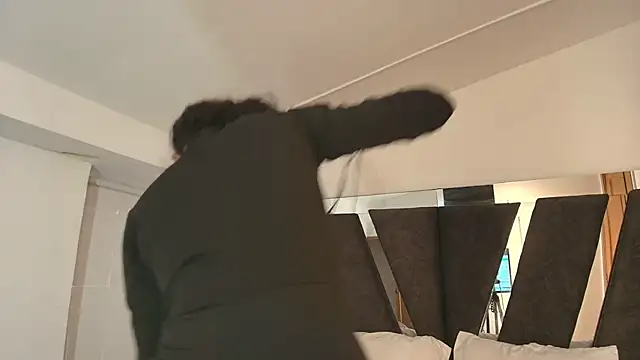 Snapshot of Milkdulce1 chatting on 11.06.25 Milkdulce1 online show from 11.06.25