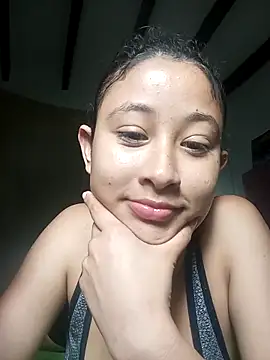 Snapshot of Milkdulce1 chatting on 12.04.25 Milkdulce1 online show from 12.04.25