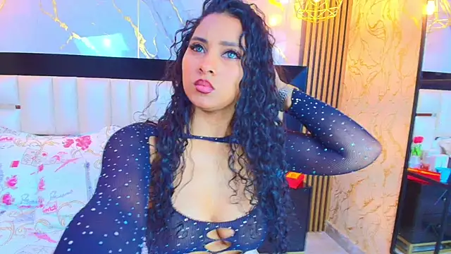 Snapshot of SofiaLaurents chatting on 09.18.25 SofiaLaurents online show from 09.18.25