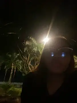 lindsayhoffman18 online show from 12.11.24