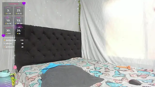 emi henao online show from 02.21.25