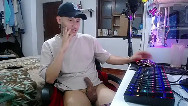 Snapshot of esjrobles chatting on 12.28.24 esjrobles online show from 12.28.24