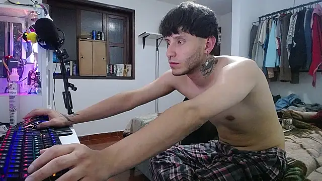 Snapshot of esjrobles chatting on 01.10.25 esjrobles online show from 01.10.25