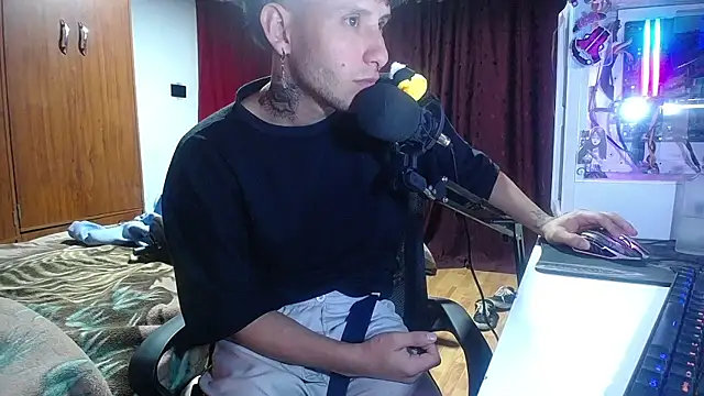 Snapshot of esjrobles chatting on 03.22.25 esjrobles online show from 03.22.25