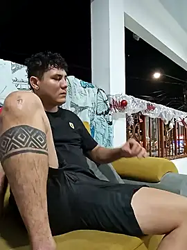 Pink Jazmin online show from 12.18.24