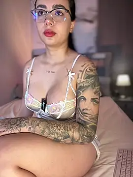 Pink Jazmin online show from 04.08.26