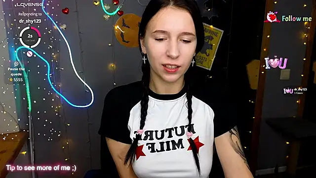 KarolinaBlacks online show from 10.19.25