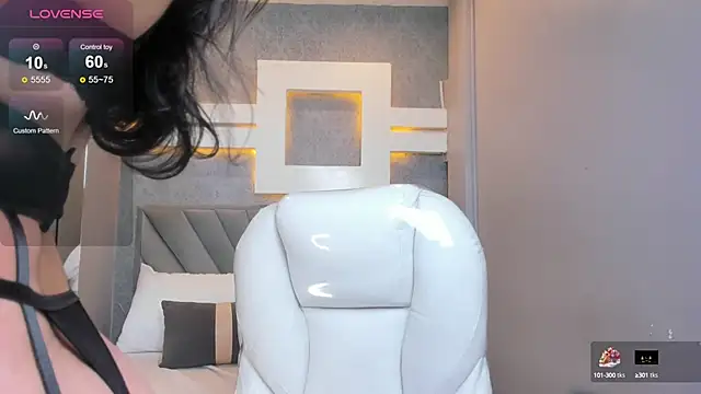 Snapshot of JessicaMilan chatting on 03.15.25 JessicaMilan online show from 03.15.25