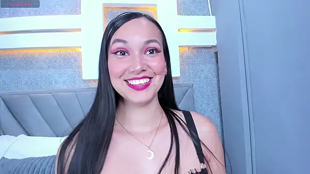 Snapshot of JessicaMilan chatting on 10.03.25 JessicaMilan online show from 10.03.25