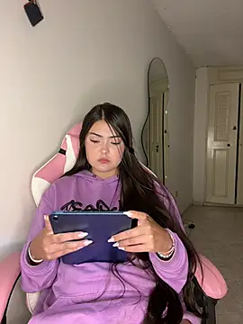 Snapshot of gabbyfoox chatting on 12.12.24 gabbyfoox online show from 12.12.24