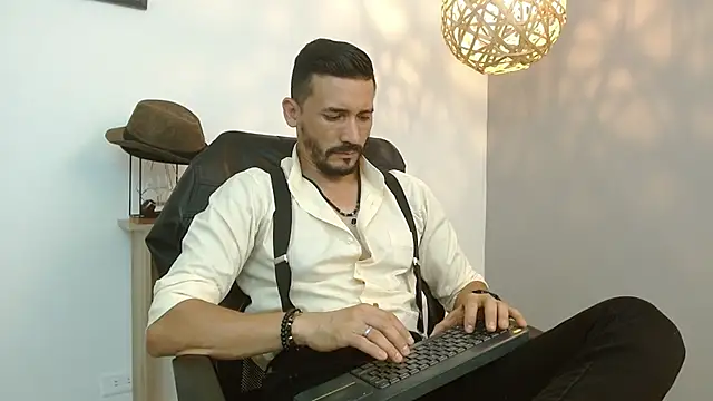 Reiko 85  online show from 02.19.25