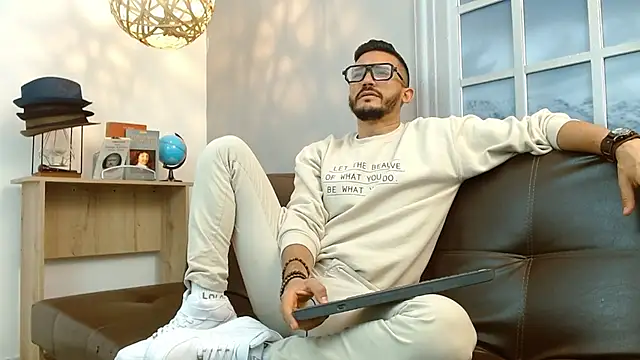 Reiko 85  online show from 03.12.25