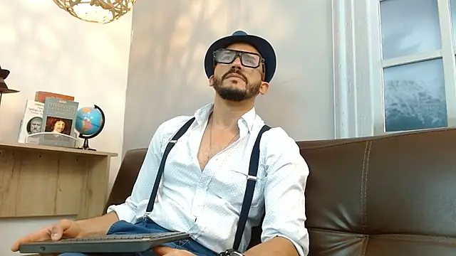 Reiko 85  online show from 03.20.25